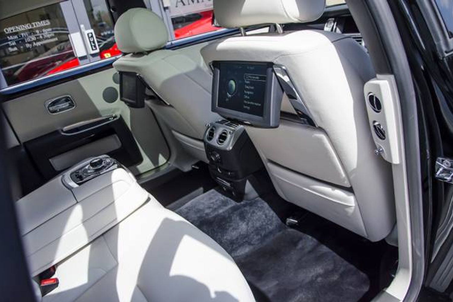ROLLS-ROYCE GHOST SALOON 4dr Auto