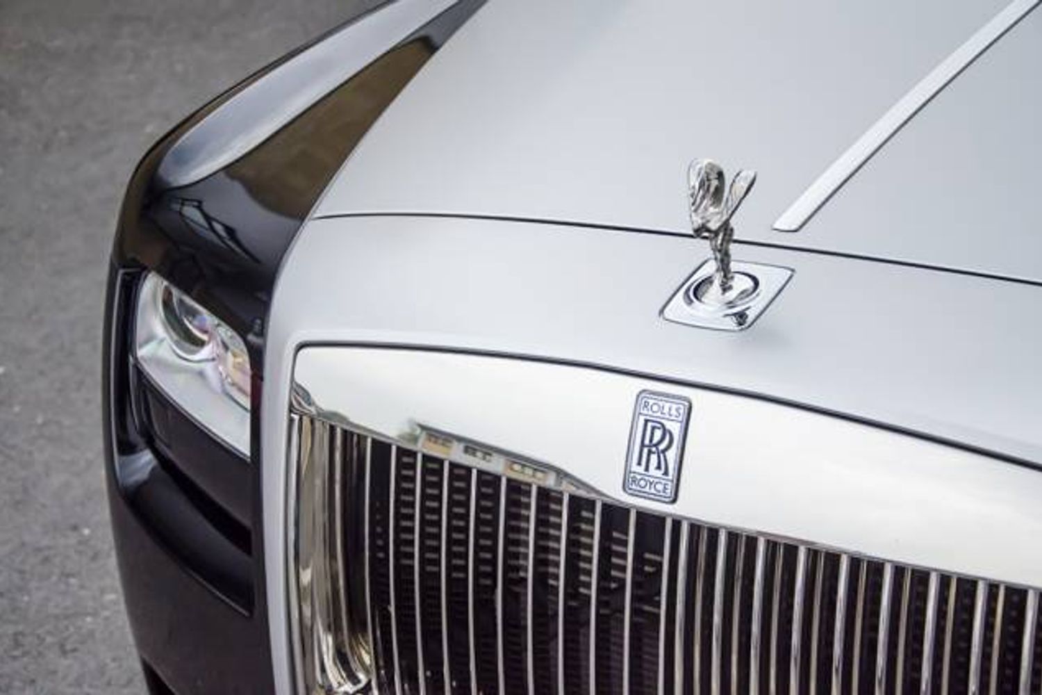 ROLLS-ROYCE GHOST SALOON 4dr Auto