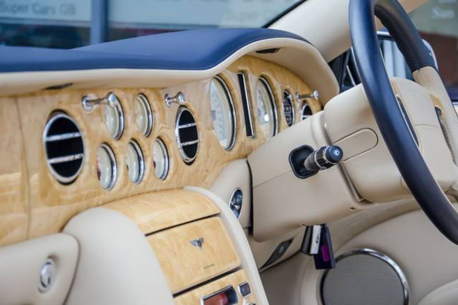 BENTLEY AZURE CONVERTIBLE 6.7 V8 Auto