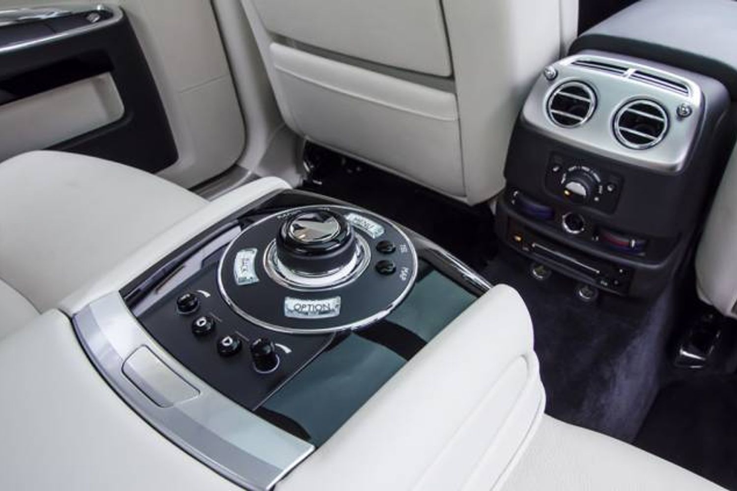 ROLLS-ROYCE GHOST SALOON 4dr Auto