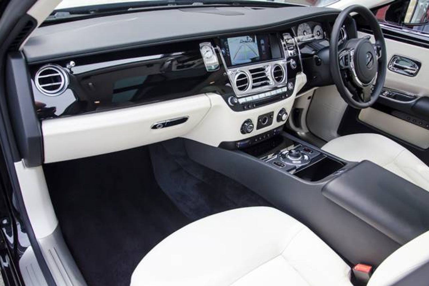 ROLLS-ROYCE GHOST SALOON 4dr Auto