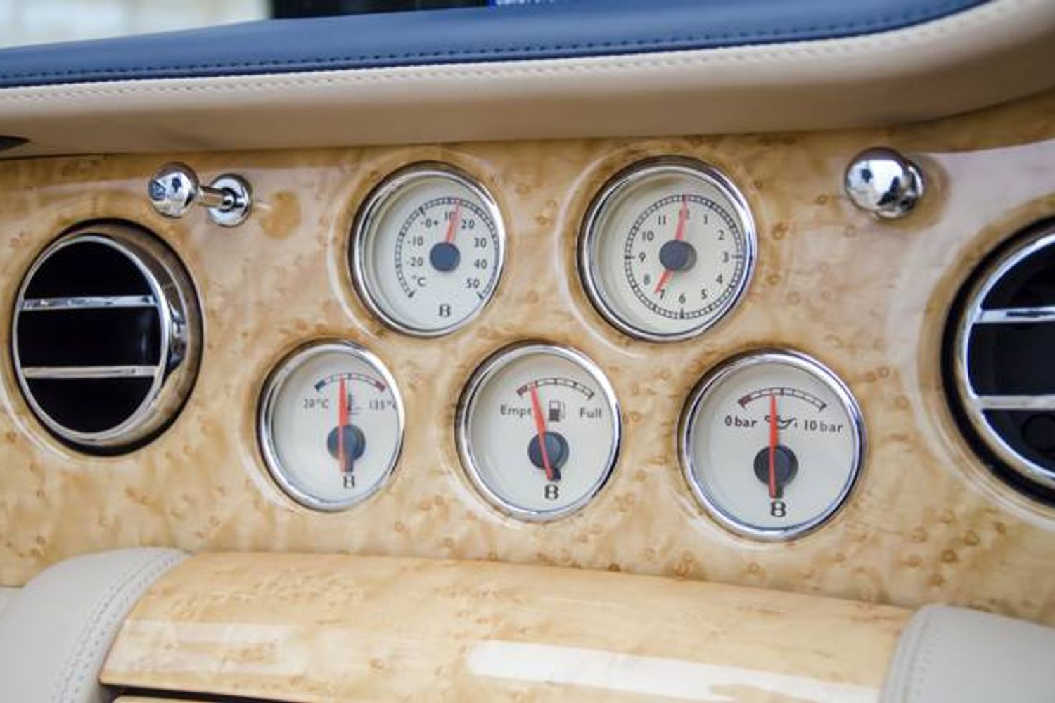 BENTLEY AZURE CONVERTIBLE 6.7 V8 Auto