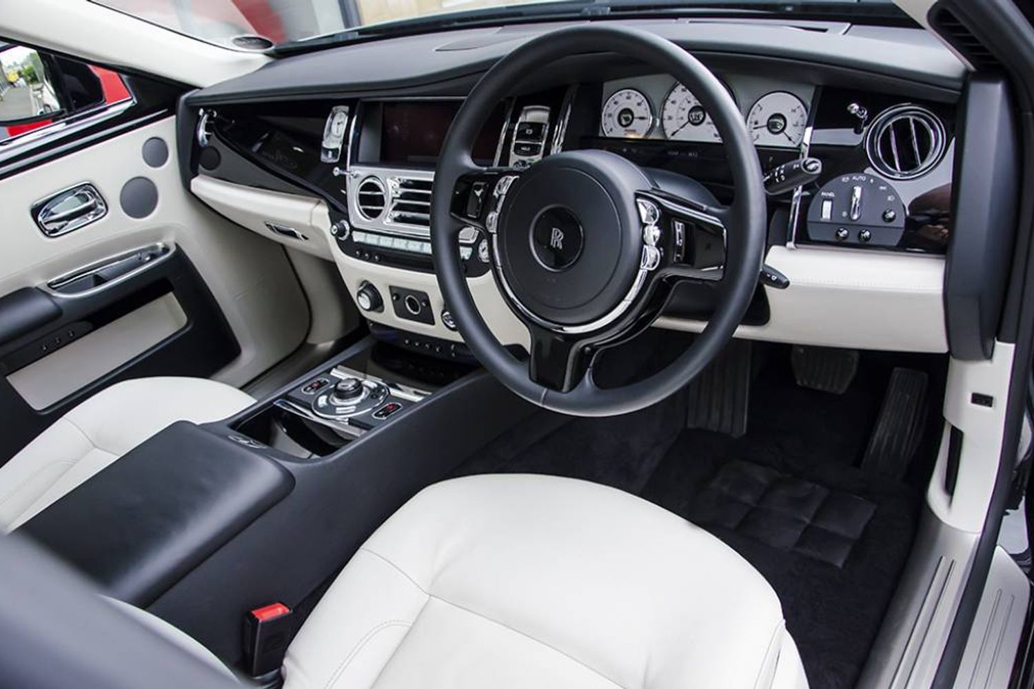 ROLLS-ROYCE GHOST SALOON 4dr Auto