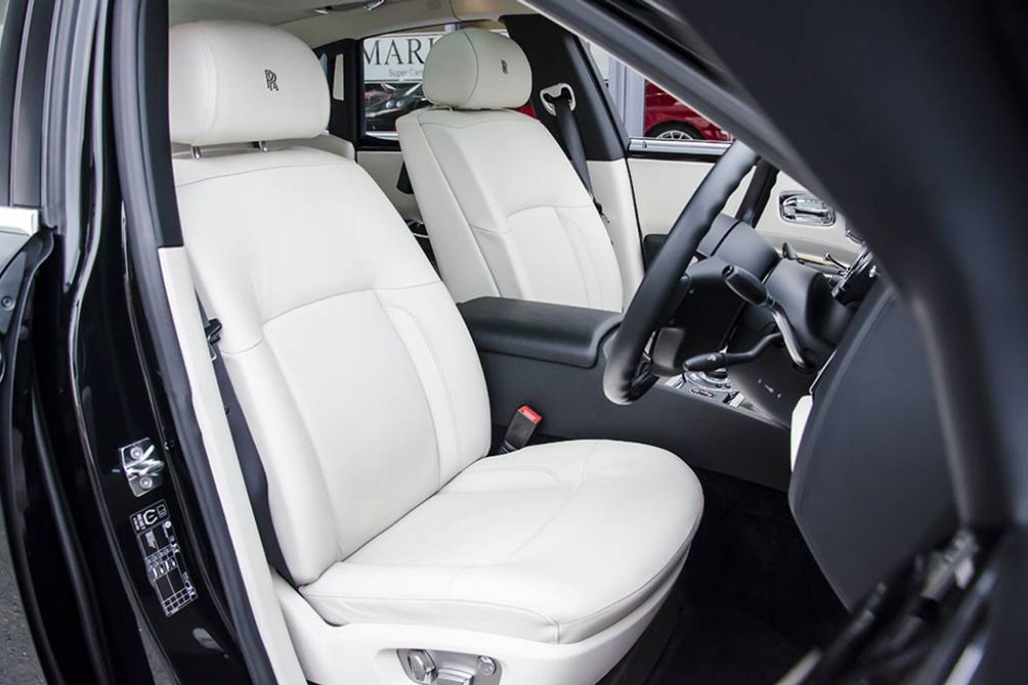 ROLLS-ROYCE GHOST SALOON 4dr Auto