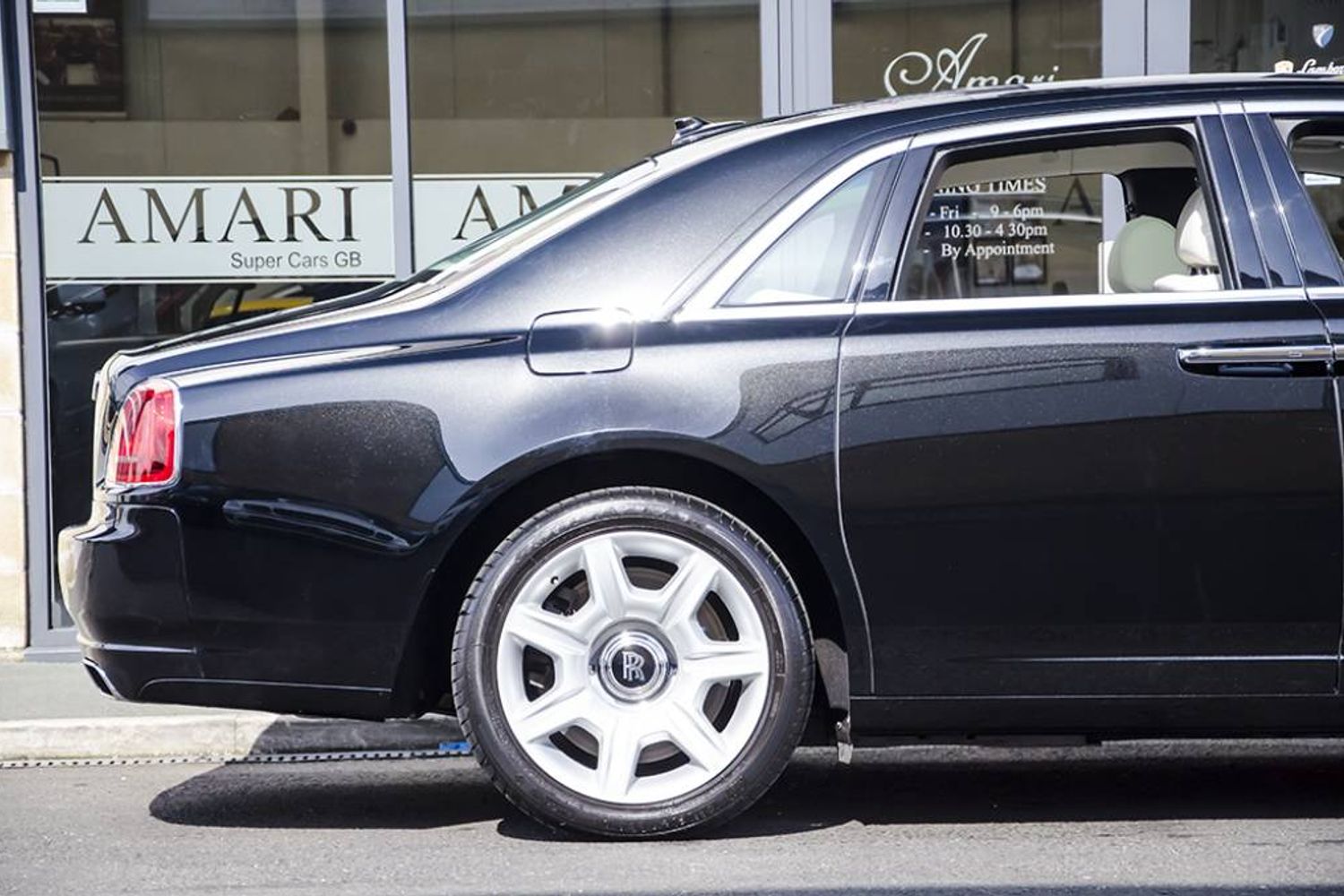 ROLLS-ROYCE GHOST SALOON 4dr Auto