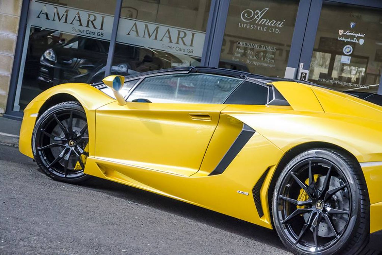 LAMBORGHINI AVENTADOR ROADSTER LP 700-4 ISR