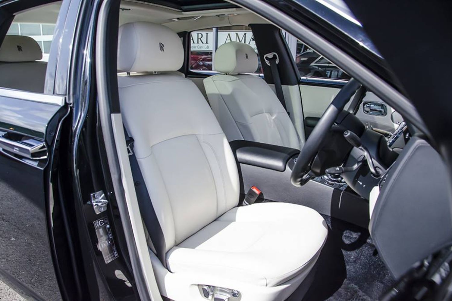 ROLLS-ROYCE GHOST SALOON 4dr Auto