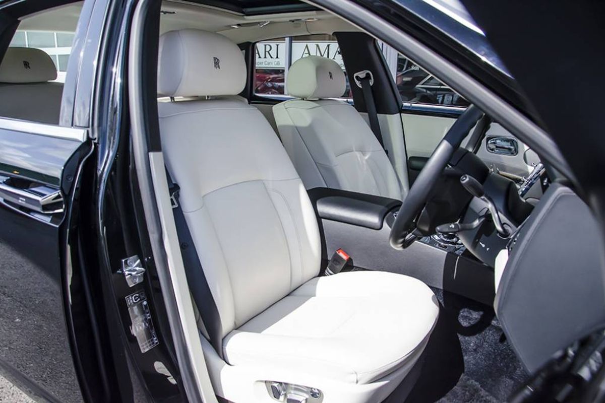 ROLLS-ROYCE GHOST SALOON 4dr Auto