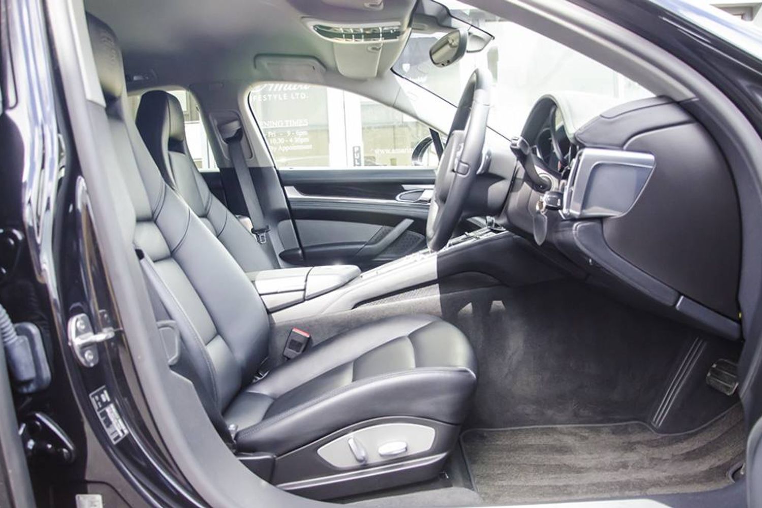PORSCHE PANAMERA DIESEL SALOON 3.0 V6 Diesel Tiptronic S