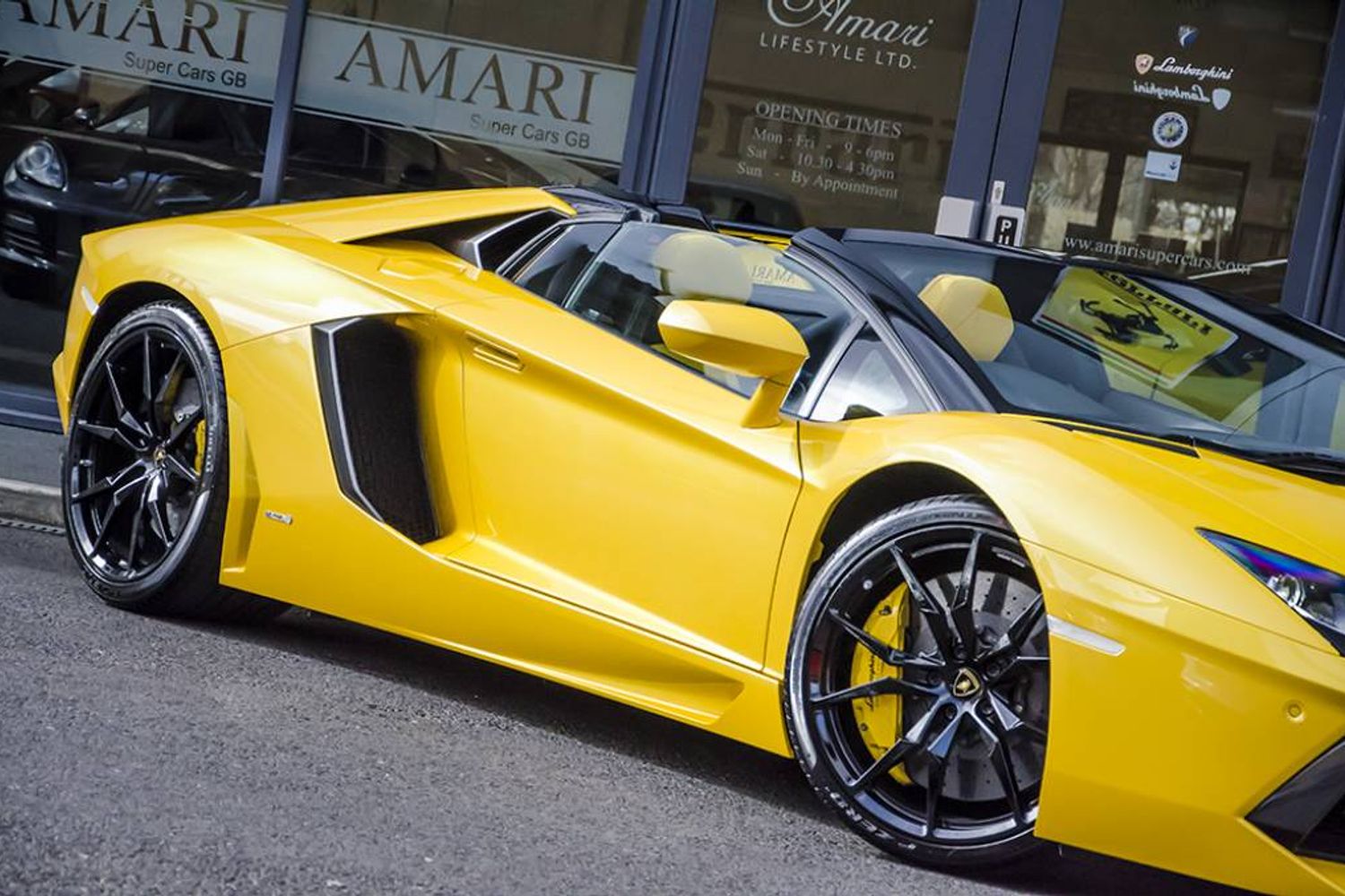 LAMBORGHINI AVENTADOR ROADSTER LP 700-4 ISR