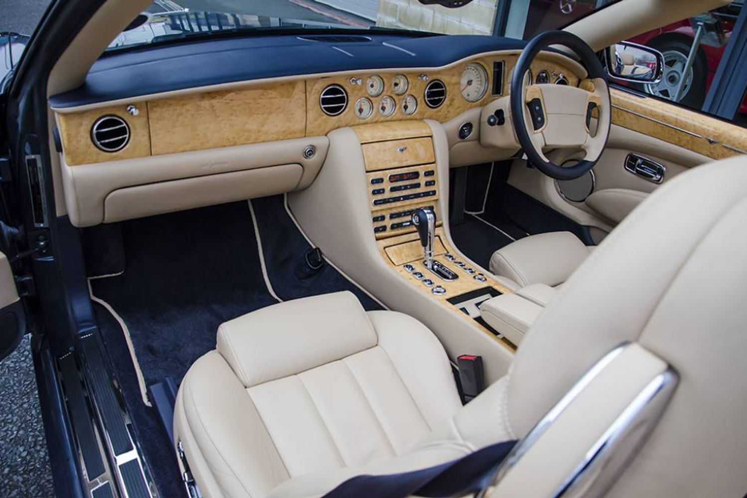 BENTLEY AZURE CONVERTIBLE 6.7 V8 Auto