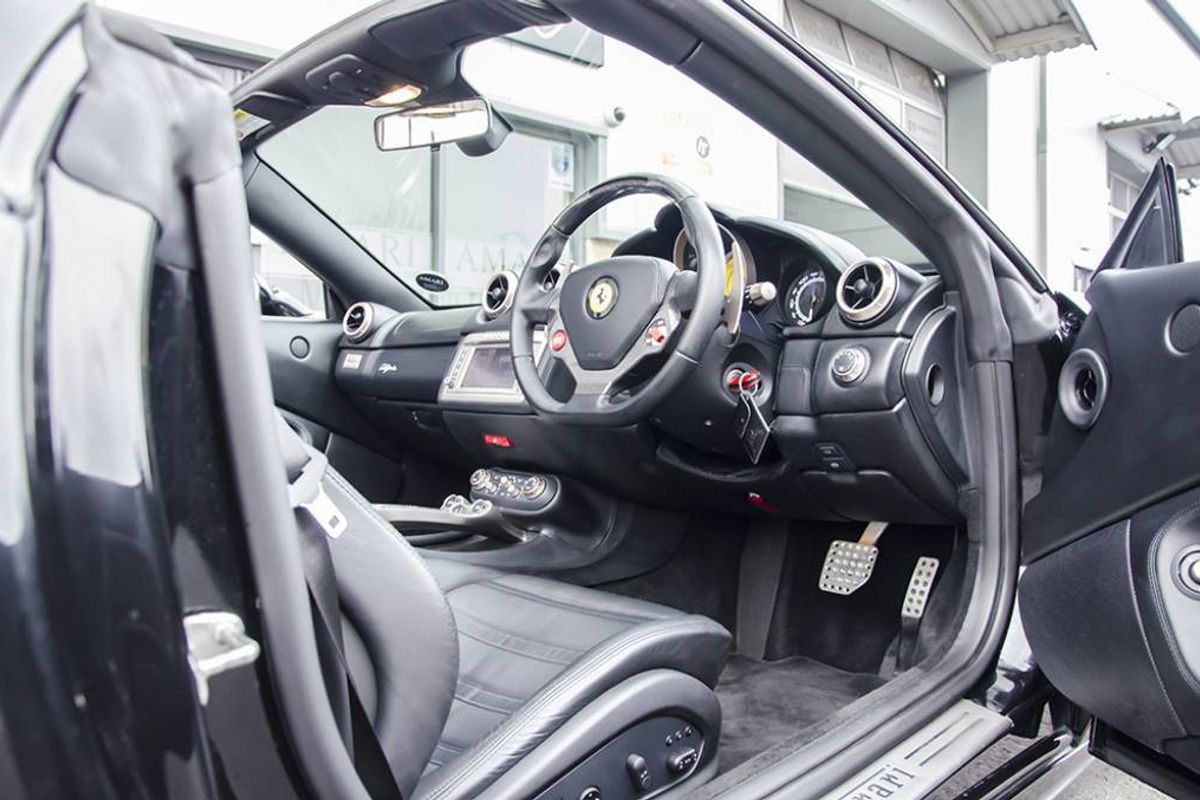 FERRARI CALIFORNIA CONVERTIBLE 2+ F1