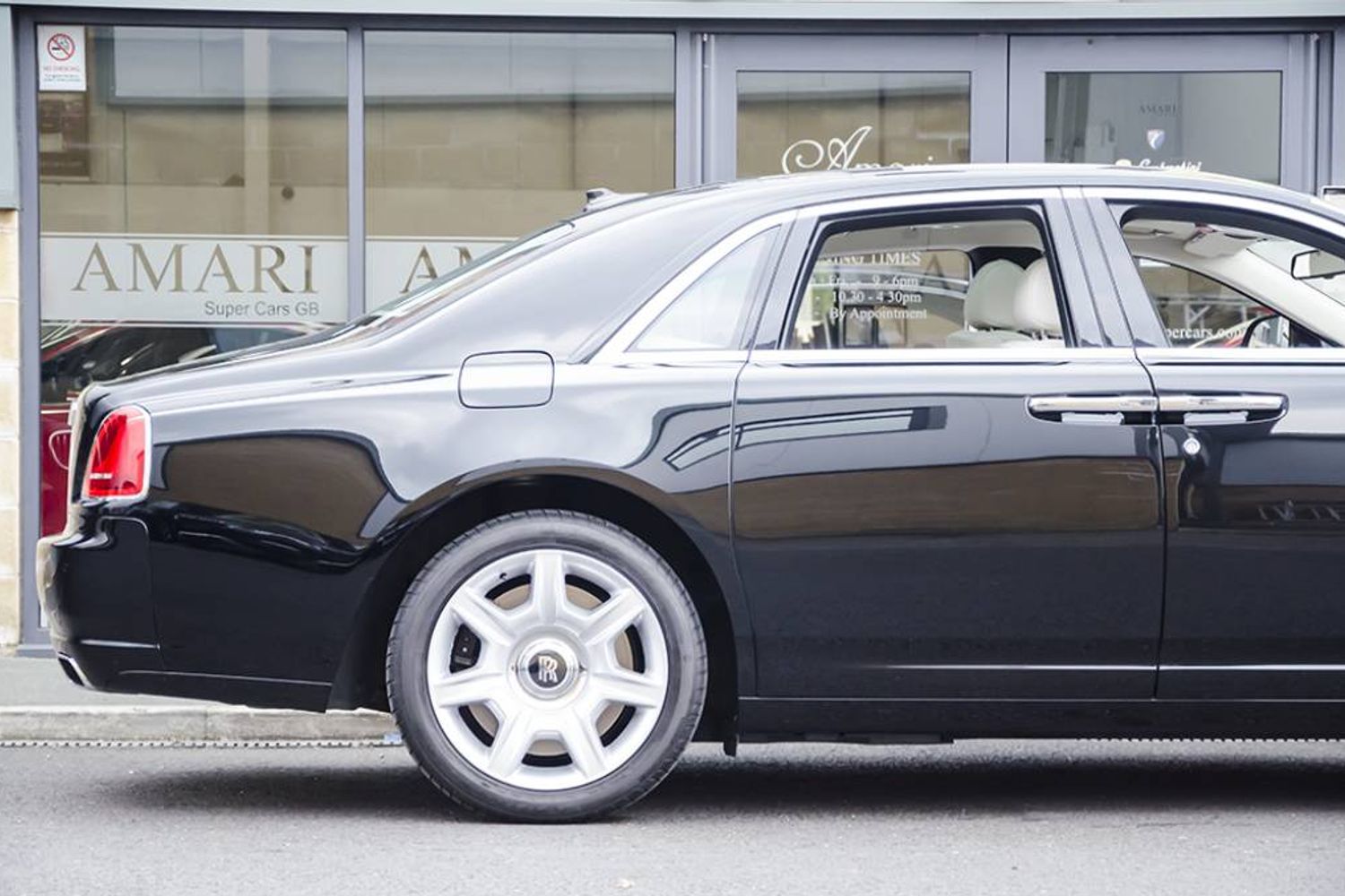 ROLLS-ROYCE GHOST SALOON 4dr Auto