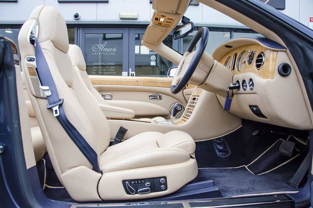 BENTLEY AZURE CONVERTIBLE 6.7 V8 Auto