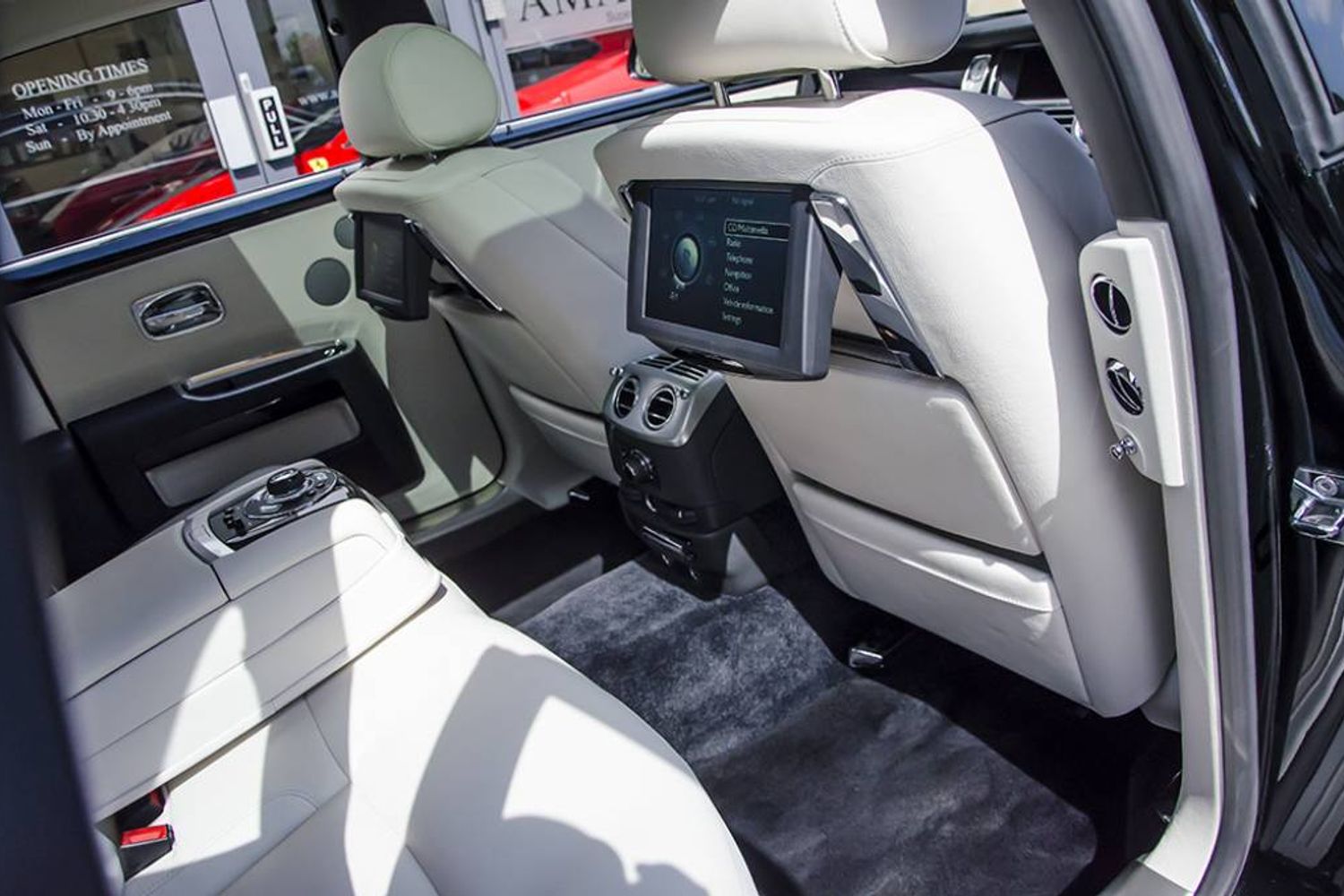 ROLLS-ROYCE GHOST SALOON 4dr Auto