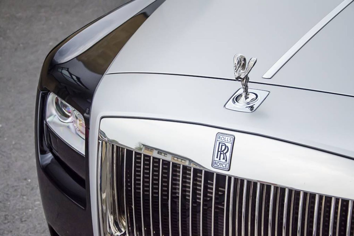 ROLLS-ROYCE GHOST SALOON 4dr Auto