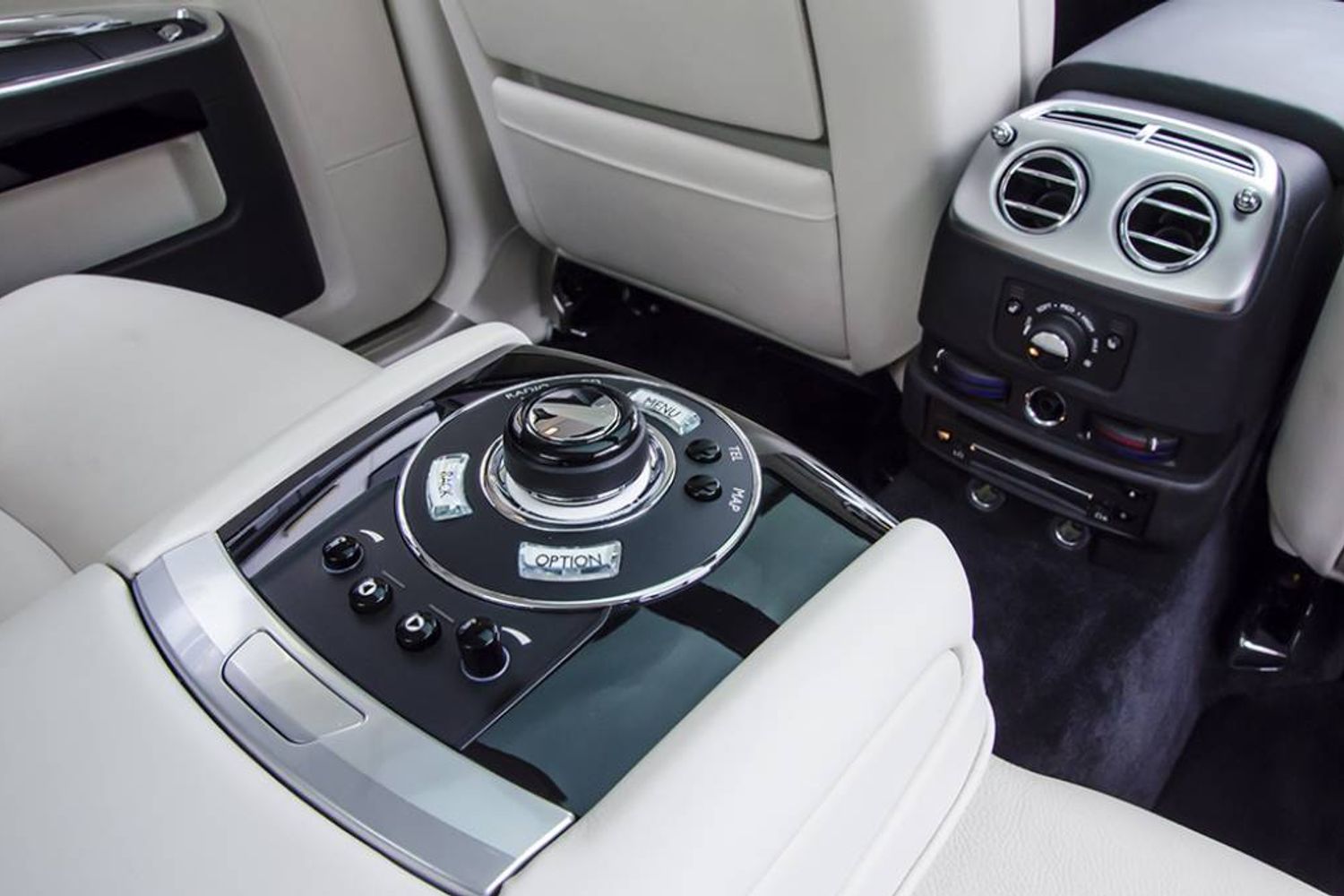 ROLLS-ROYCE GHOST SALOON 4dr Auto