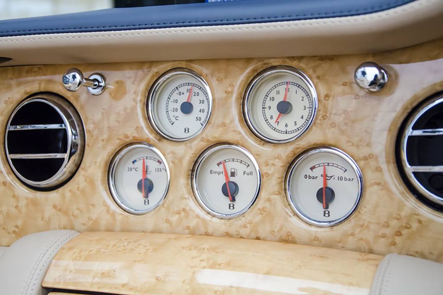 BENTLEY AZURE CONVERTIBLE 6.7 V8 Auto