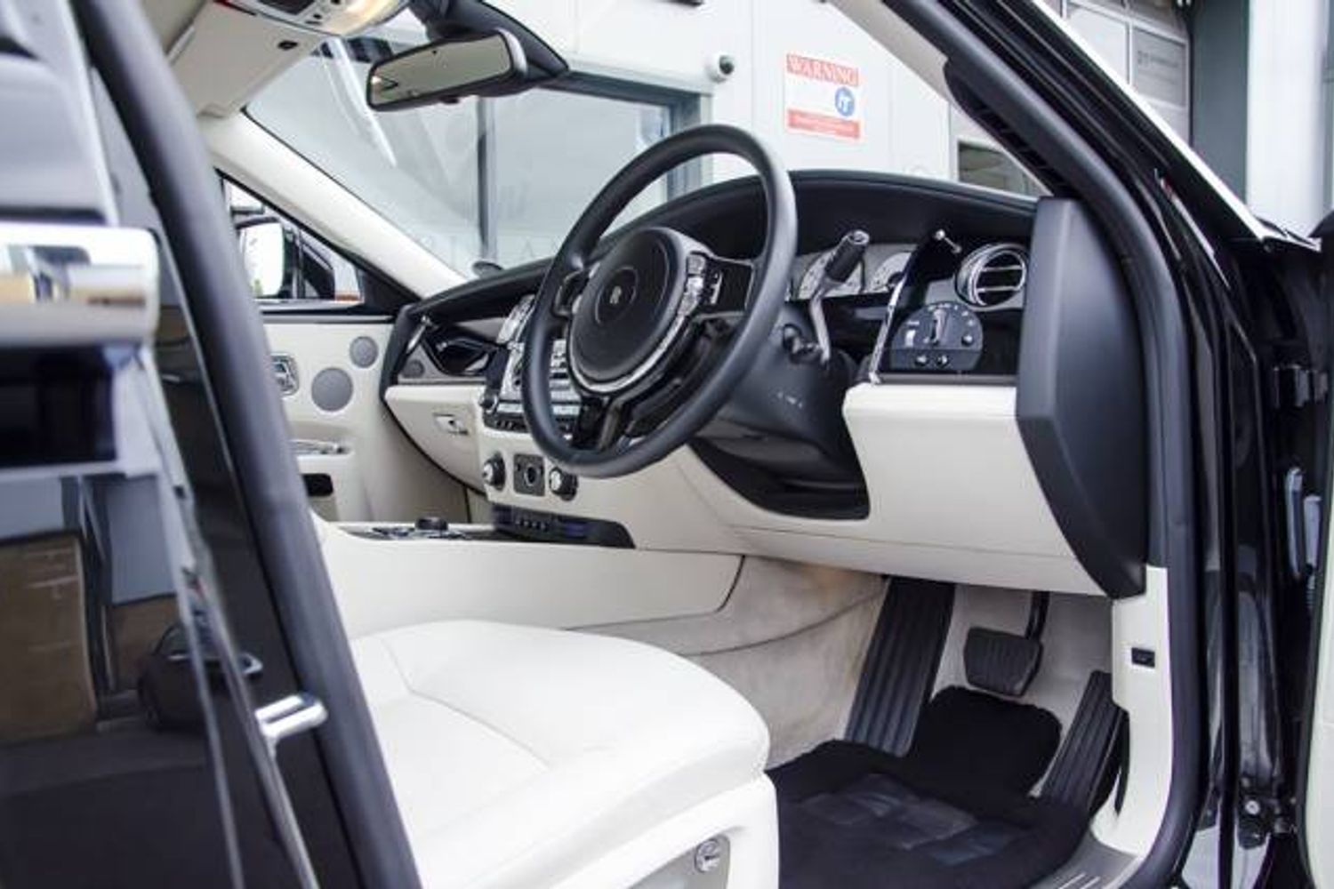 ROLLS-ROYCE GHOST SALOON 4dr Auto