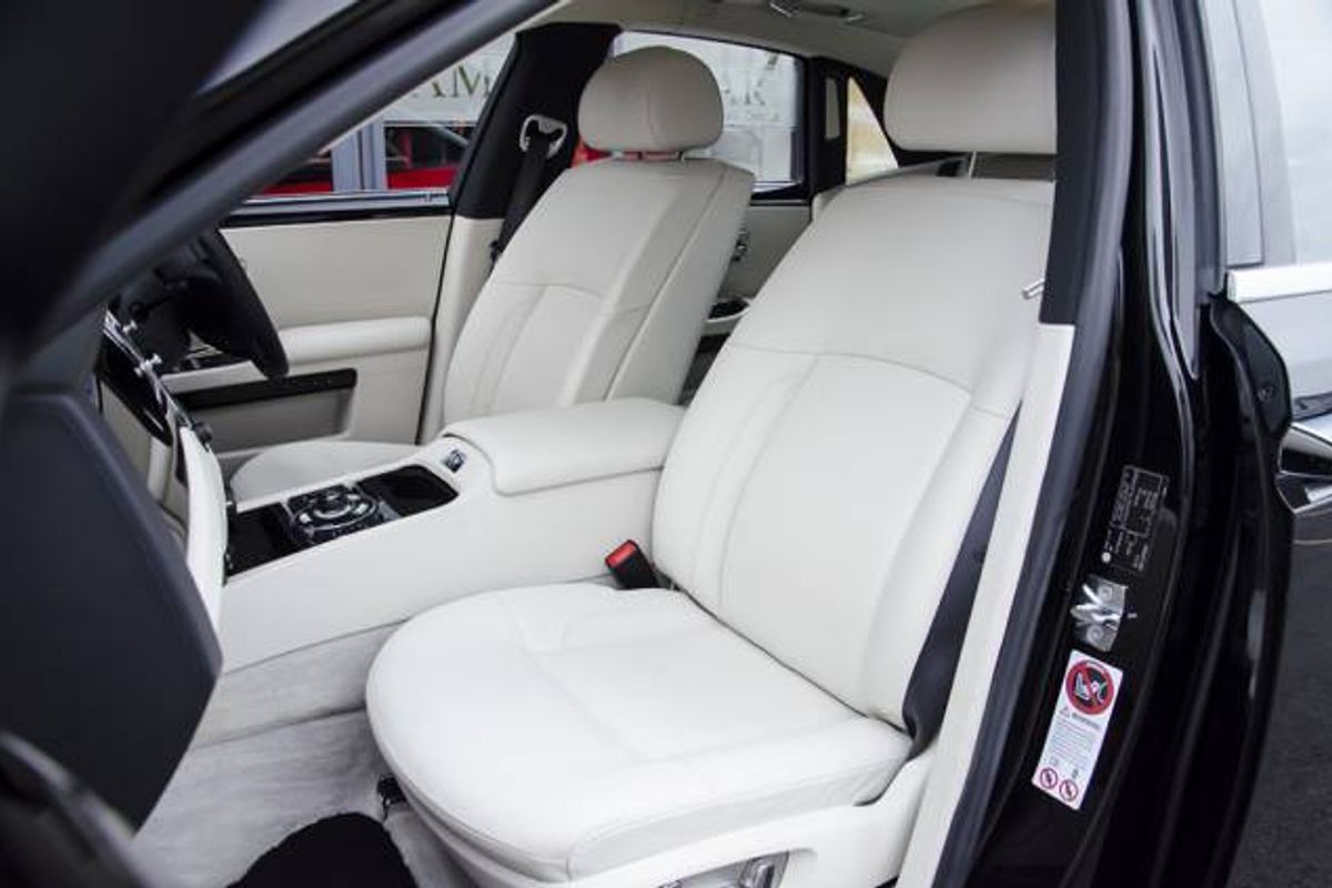 ROLLS-ROYCE GHOST SALOON 4dr Auto