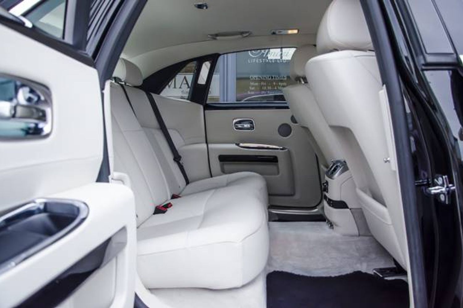 ROLLS-ROYCE GHOST SALOON 4dr Auto