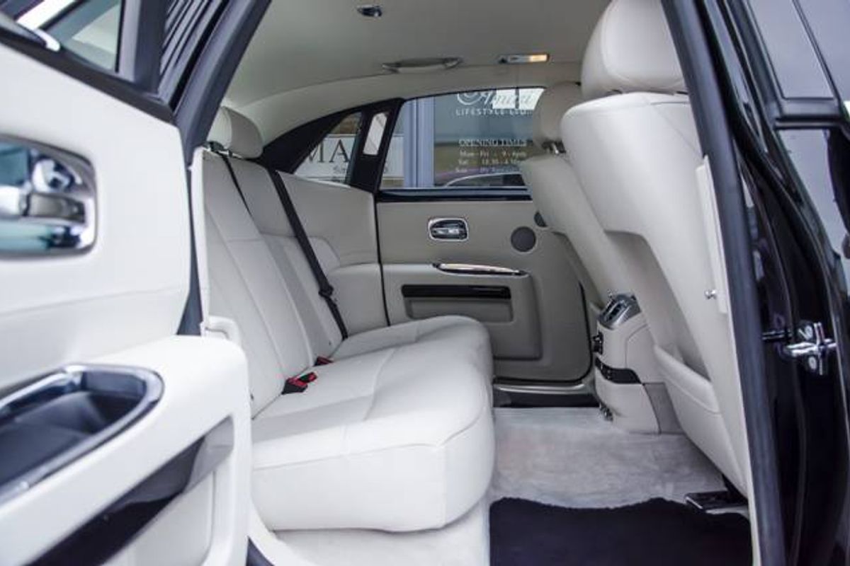 ROLLS-ROYCE GHOST SALOON 4dr Auto