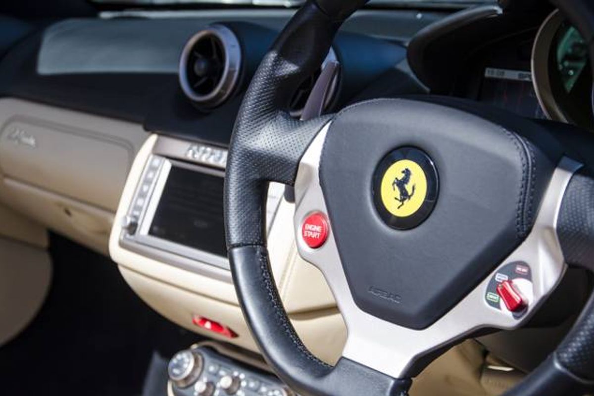 FERRARI CALIFORNIA CONVERTIBLE 2+ F1