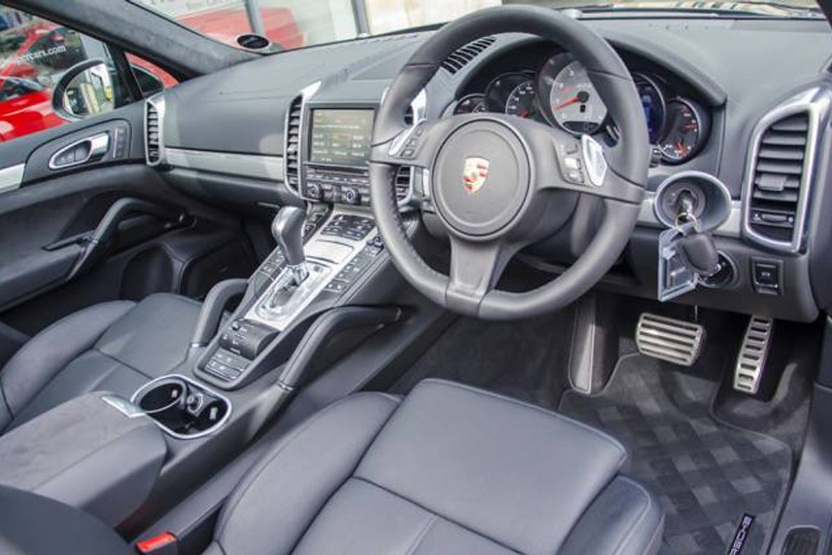 PORSCHE CAYENNE ESTATE GTS Tiptronic S