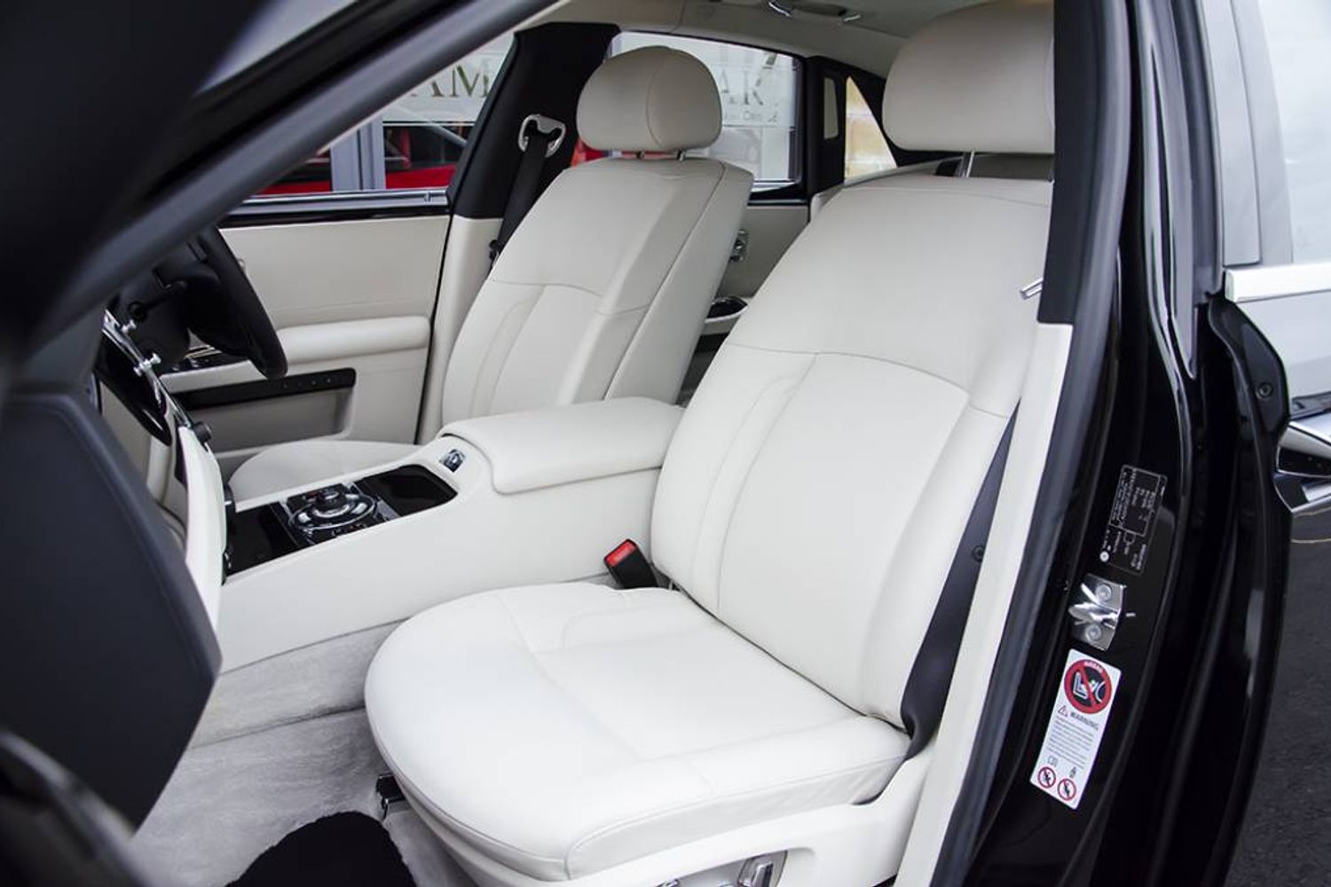 ROLLS-ROYCE GHOST SALOON 4dr Auto
