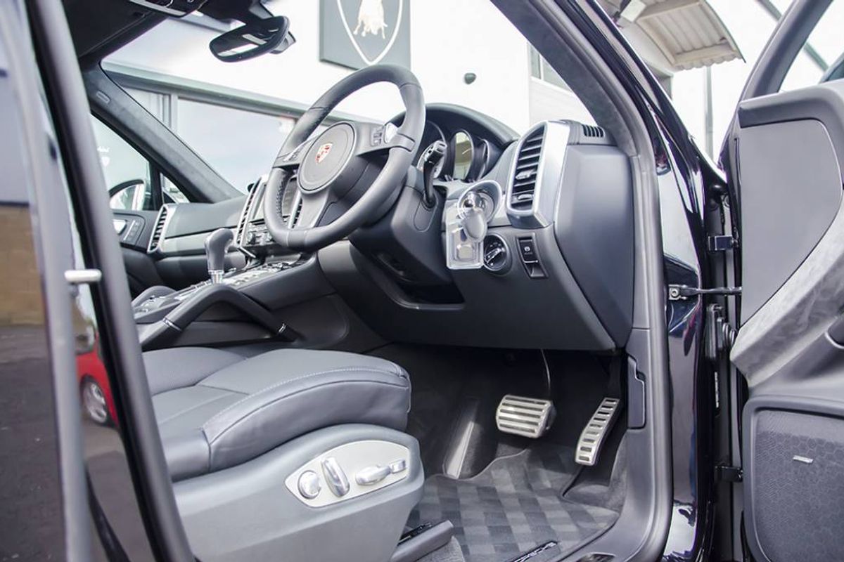 PORSCHE CAYENNE ESTATE GTS Tiptronic S