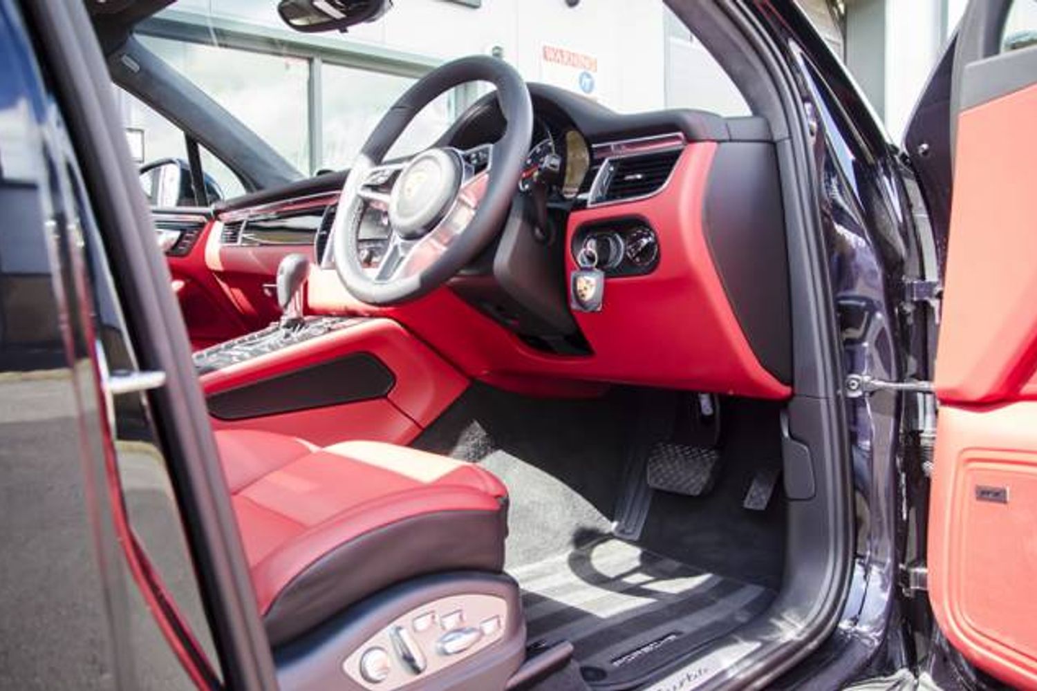 PORSCHE MACAN ESTATE Turbo PDK