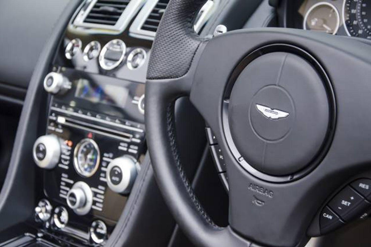 ASTON MARTIN DBS CONVERTIBLE V12 Volante Touchtronic Auto
