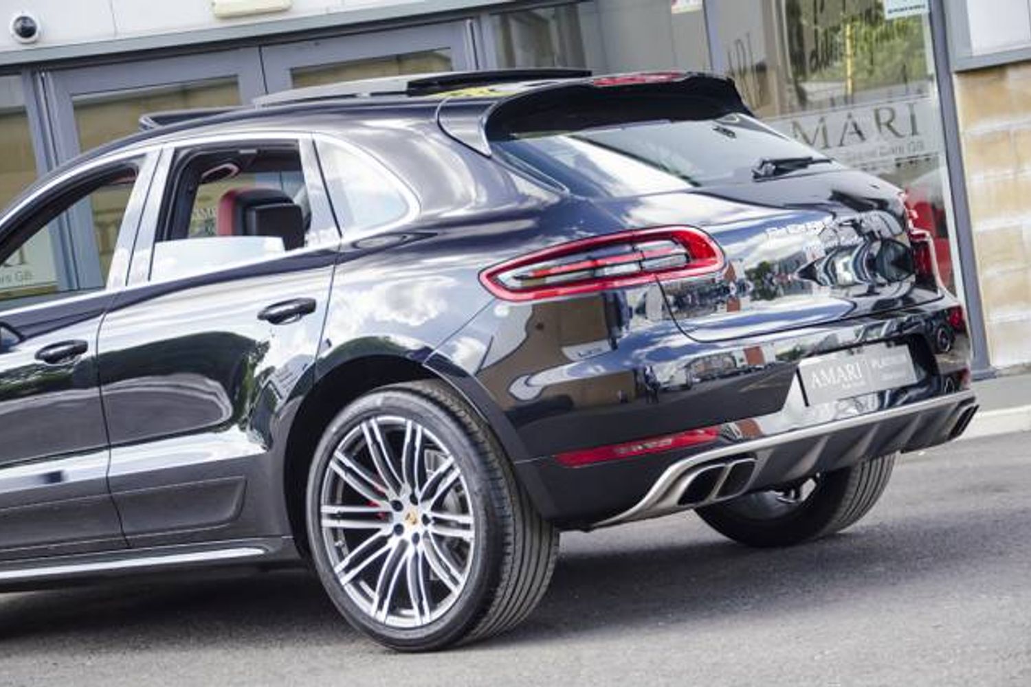 PORSCHE MACAN ESTATE Turbo PDK