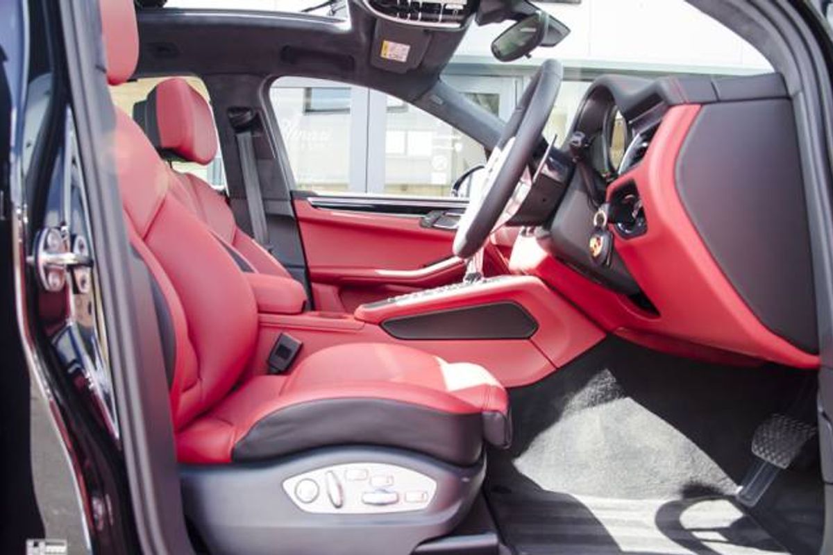 PORSCHE MACAN ESTATE Turbo PDK