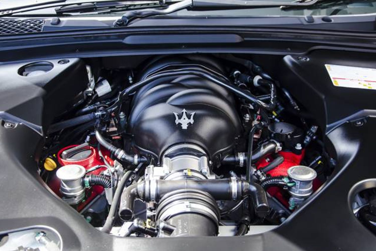MASERATI GRANTURISMO COUPE V8 Sport MC Shift