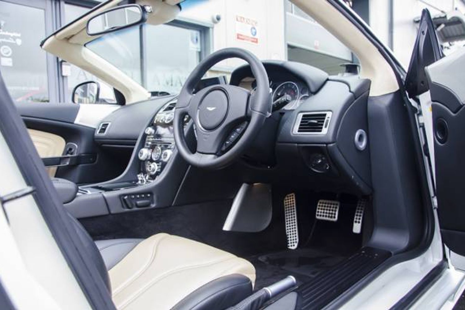 ASTON MARTIN DBS CONVERTIBLE V12 Volante Touchtronic Auto