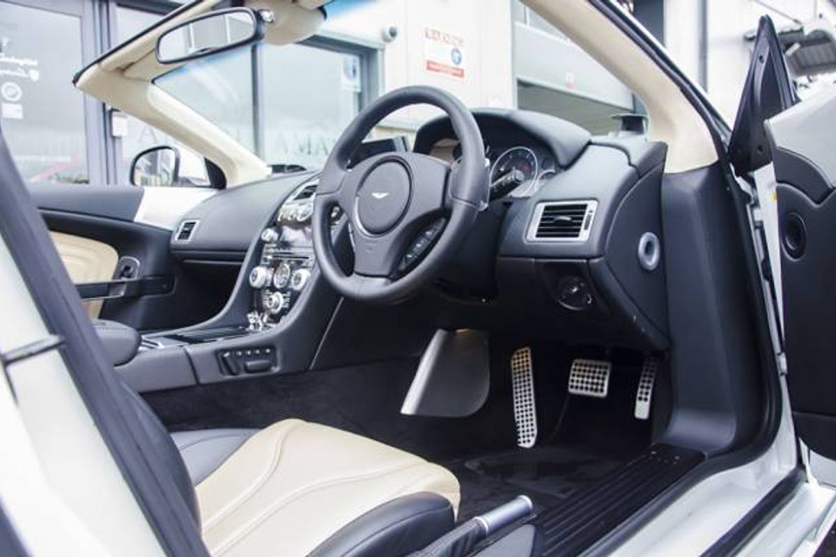 ASTON MARTIN DBS CONVERTIBLE V12 Volante Touchtronic Auto