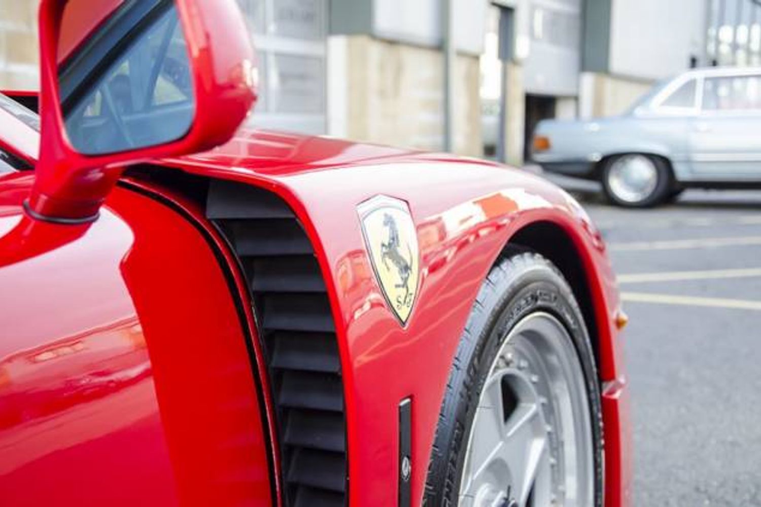 FERRARI F40 COUPE 2dr