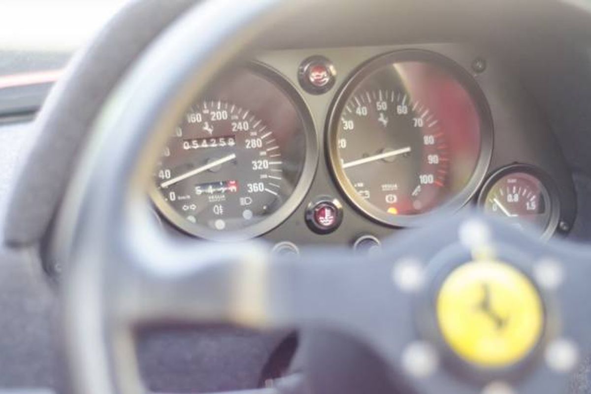 FERRARI F40 COUPE 2dr