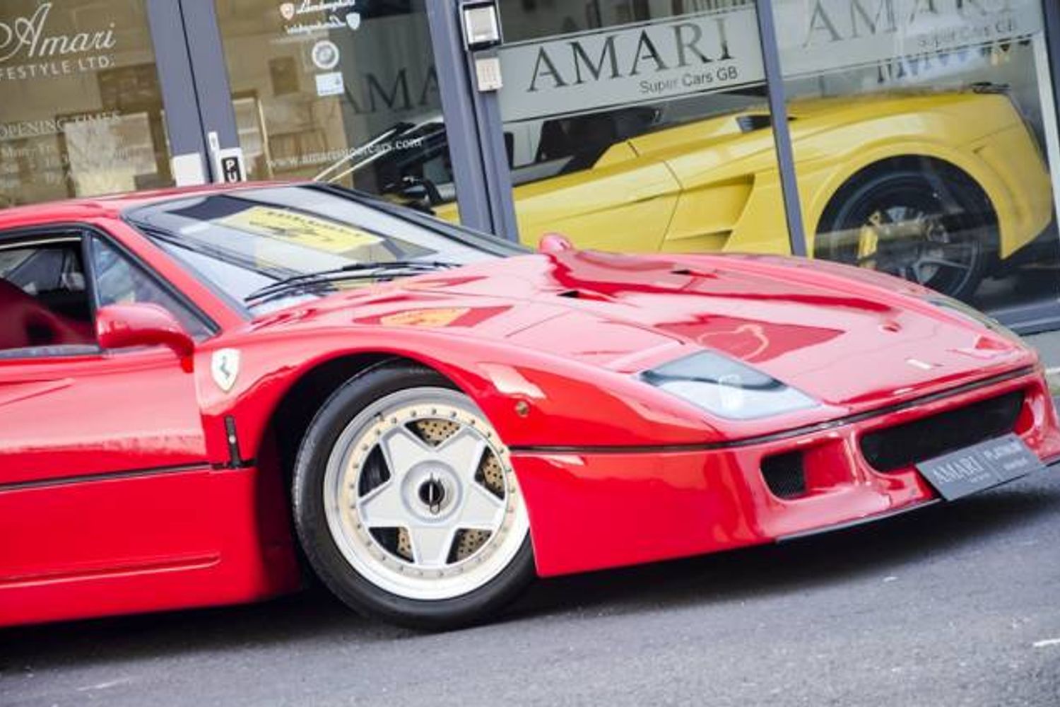 FERRARI F40 COUPE 2dr