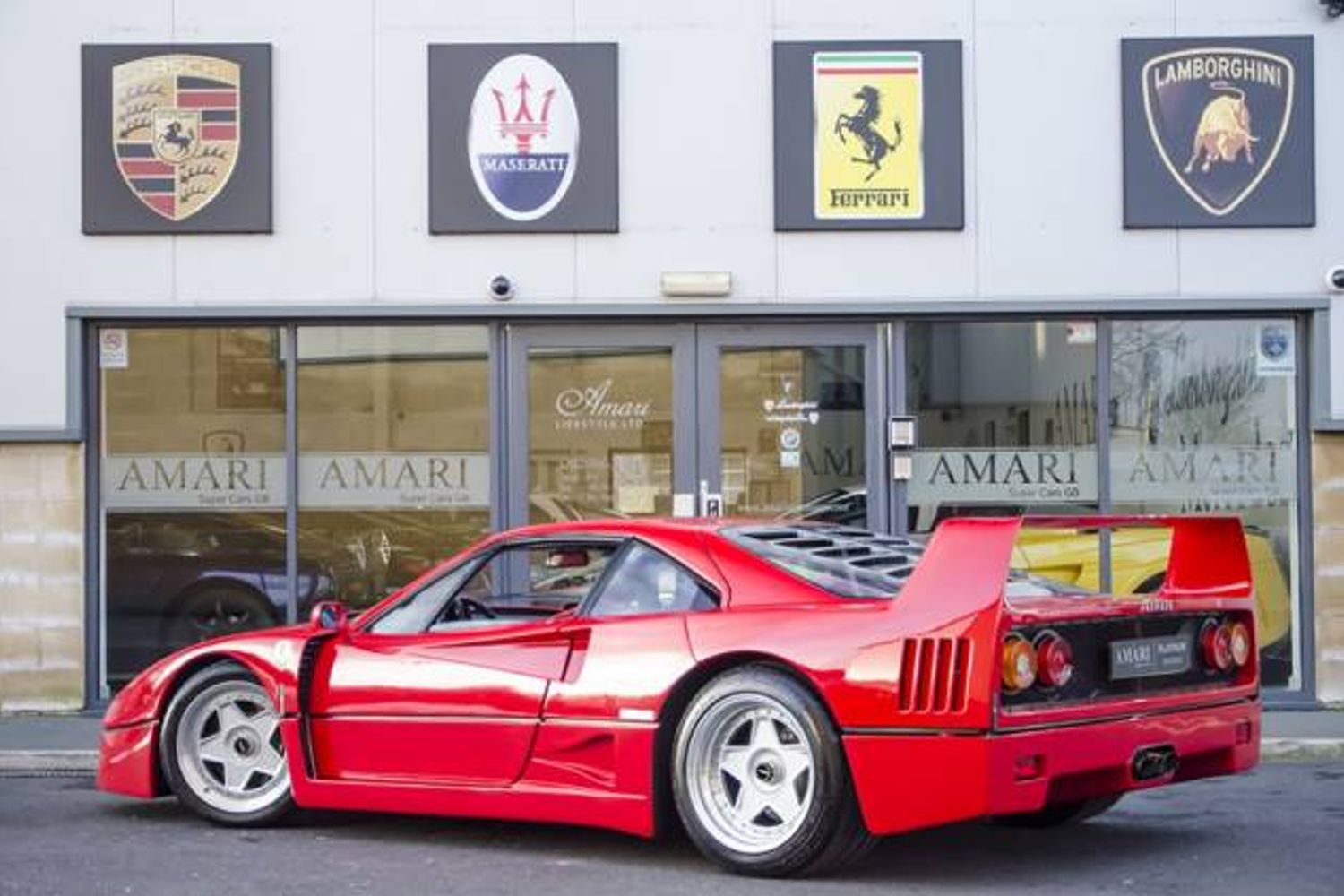 FERRARI F40 COUPE 2dr