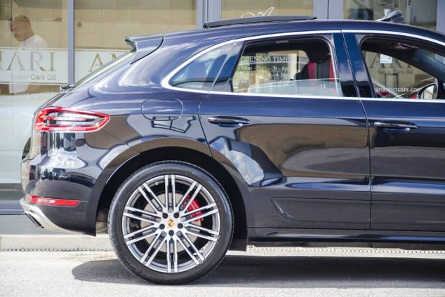 PORSCHE MACAN ESTATE Turbo PDK
