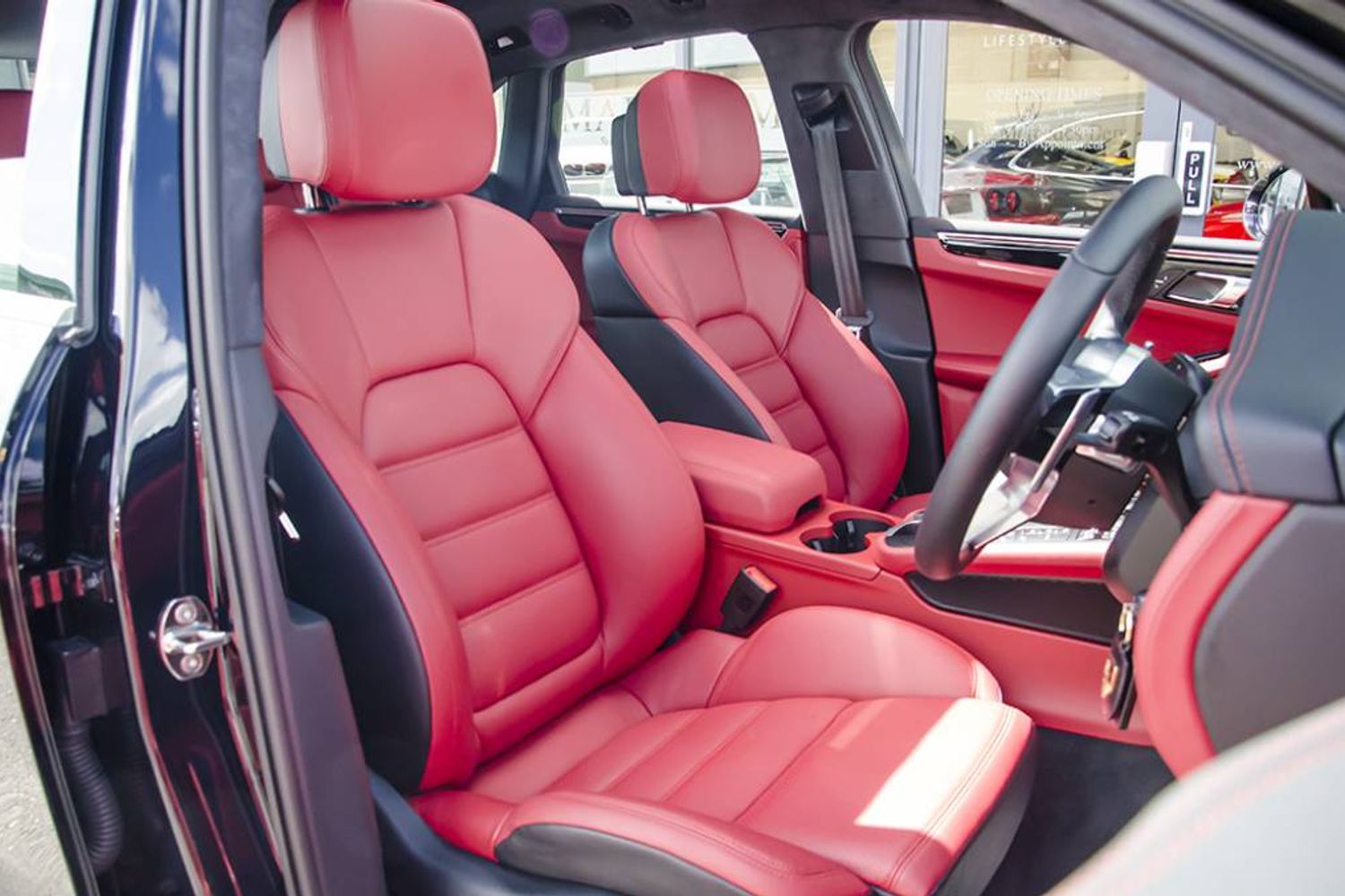 PORSCHE MACAN ESTATE Turbo PDK