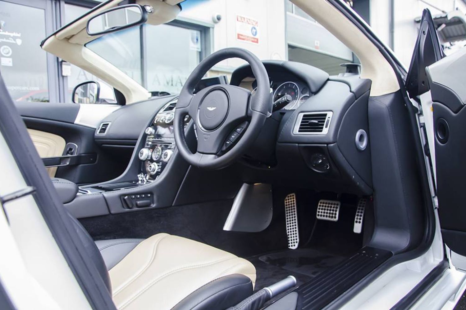 ASTON MARTIN DBS CONVERTIBLE V12 Volante Touchtronic Auto