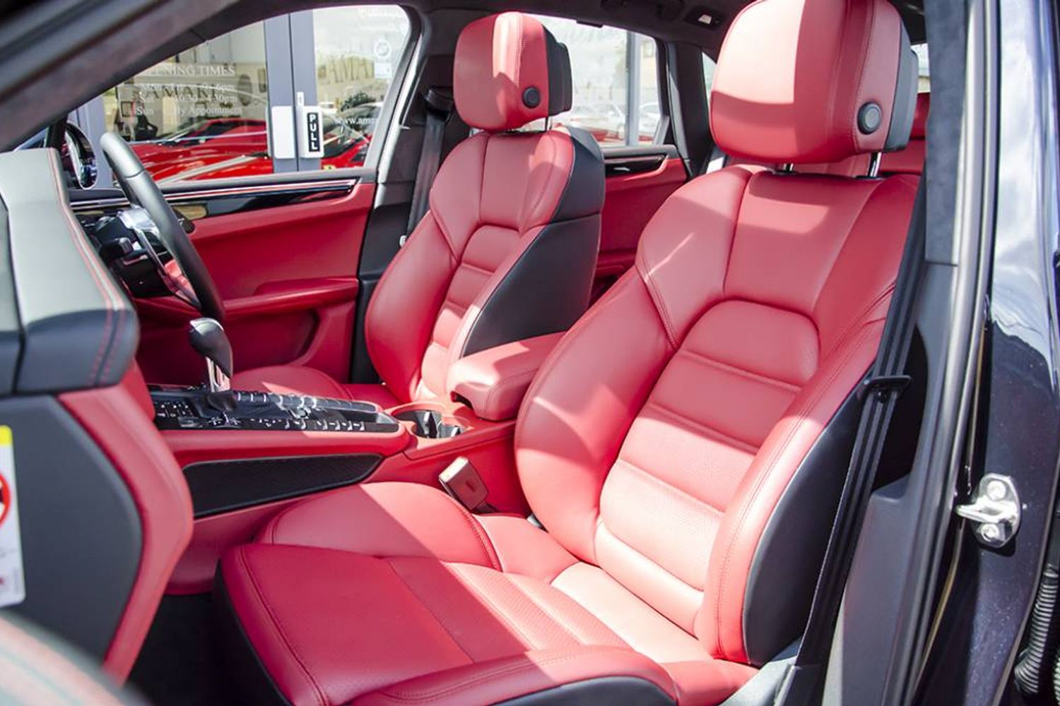 PORSCHE MACAN ESTATE Turbo PDK