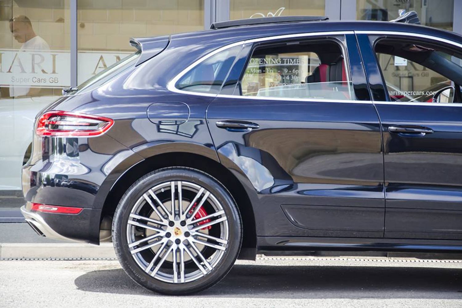 PORSCHE MACAN ESTATE Turbo PDK
