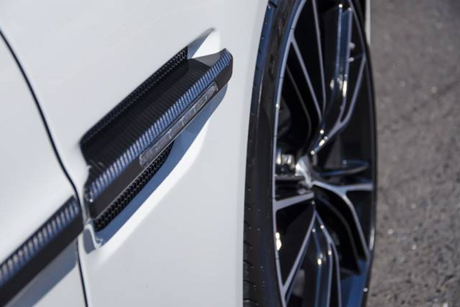 ASTON MARTIN VANQUISH COUPE V12 2+2 Touchtronic Auto