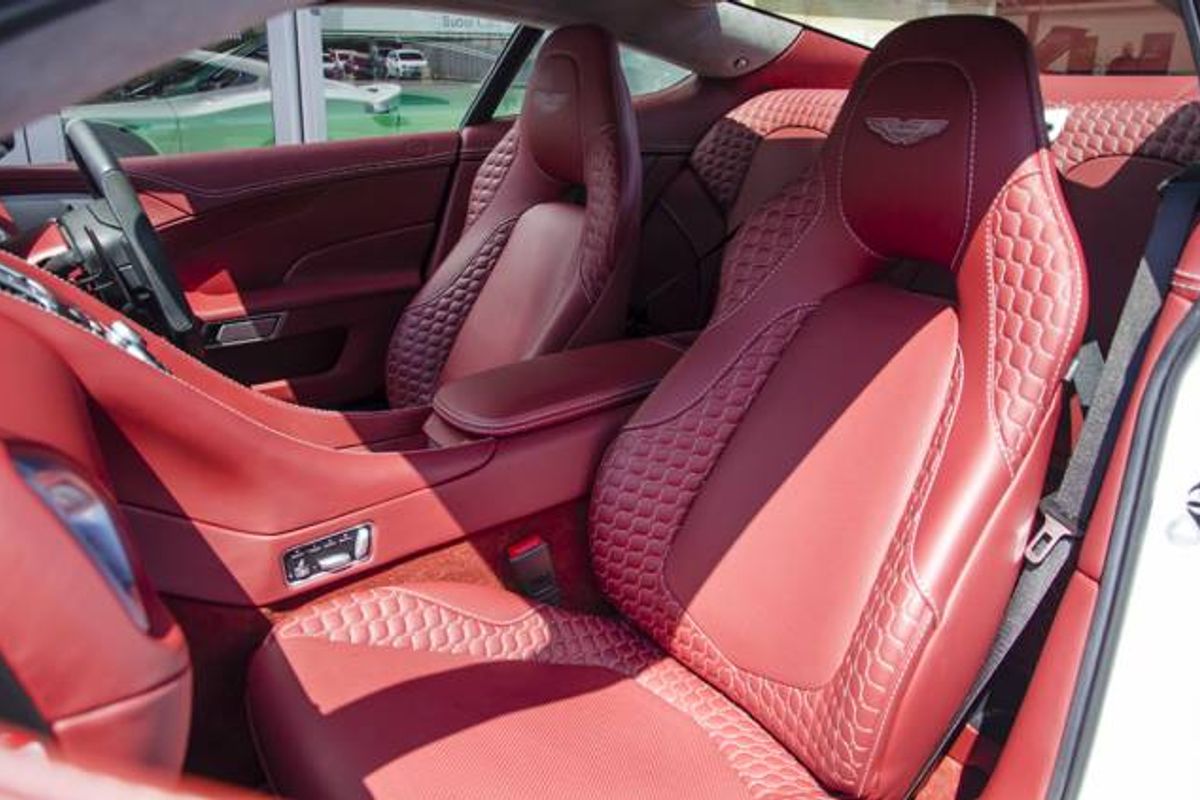 ASTON MARTIN VANQUISH COUPE V12 2+2 Touchtronic Auto
