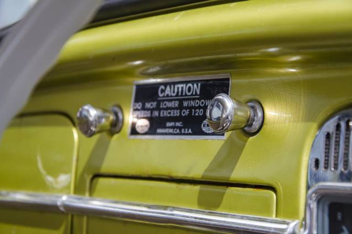VOLKSWAGEN Beetle Cal Look