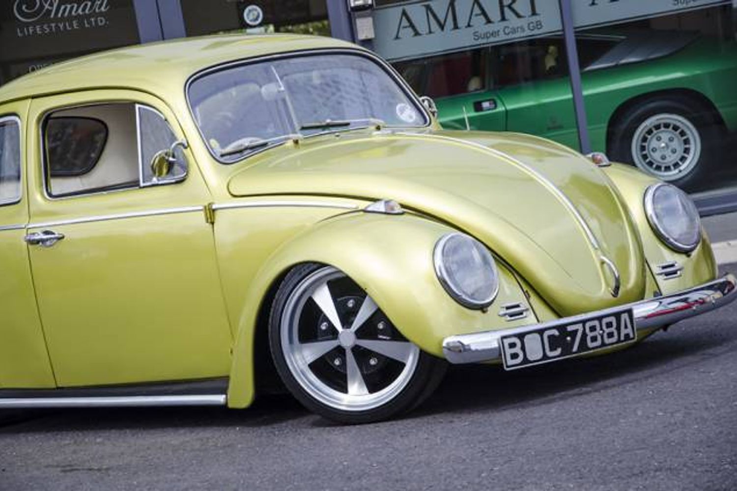 VOLKSWAGEN Beetle Cal Look